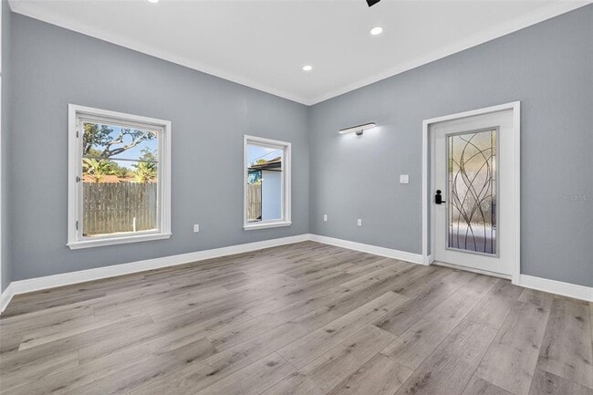 Building Photo - 2835 W Shelton Ave