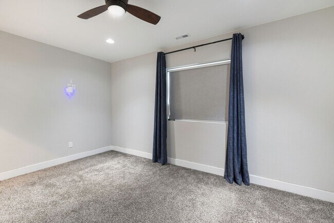 Building Photo - 2131 Seaglass St
