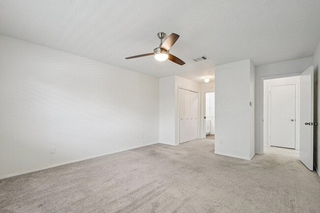 Building Photo - 9424 Singing Quail Dr