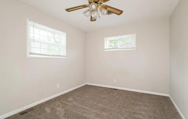 Building Photo - 1200 Acredale Dr