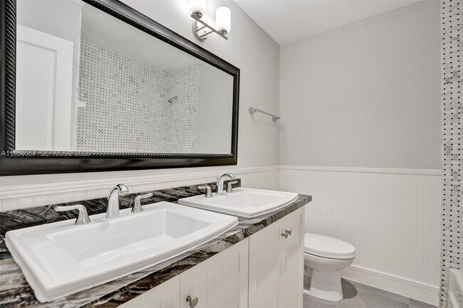 Building Photo - 902 Mandarin Isle