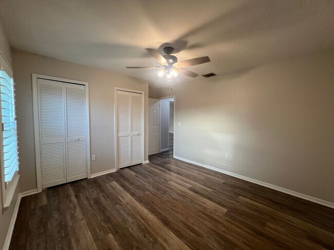 Building Photo - Fully Renovated Home in San Carlos with Wa...