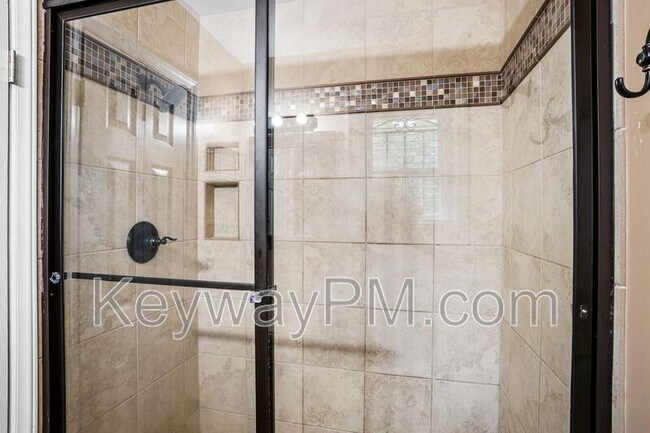 Building Photo - 3420 Linderwood Dr