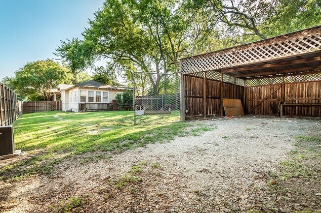 Building Photo - 5459 Miller Ave