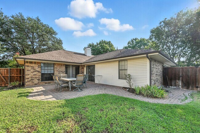 Building Photo - Beautiful 4-Bedroom Home in Sought-After Plano