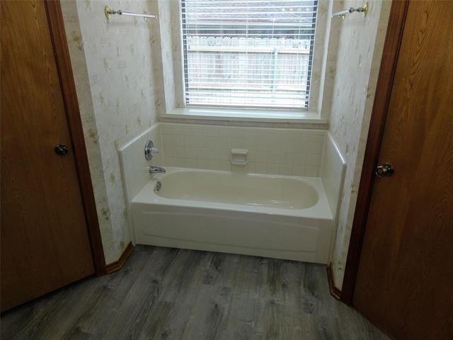 Building Photo - 6218 Paradise Dr