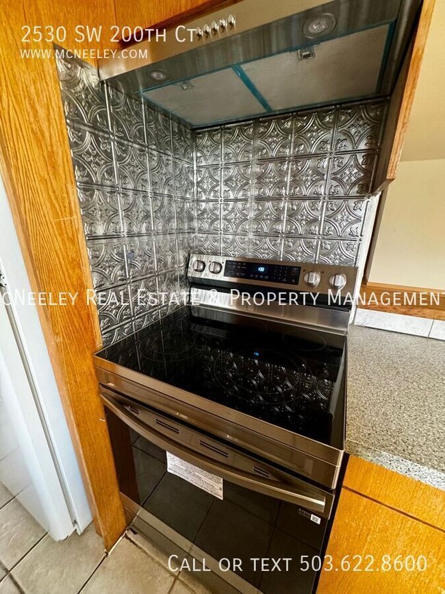 Building Photo - 2530 SW 200th Ct