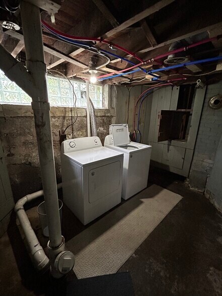 Building Photo - 1140 Plymouth Ave S