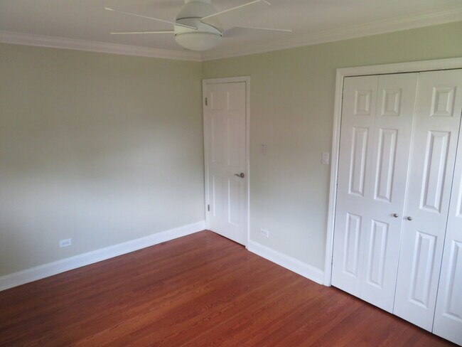 Building Photo - 932 Brantwood Ave