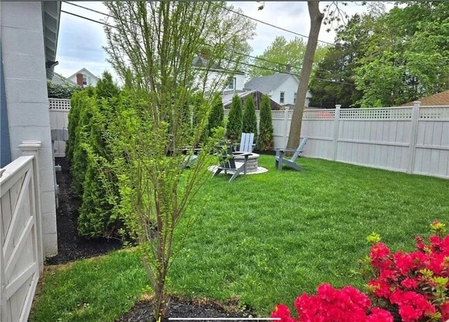 Building Photo - 21 Bedlow Ave