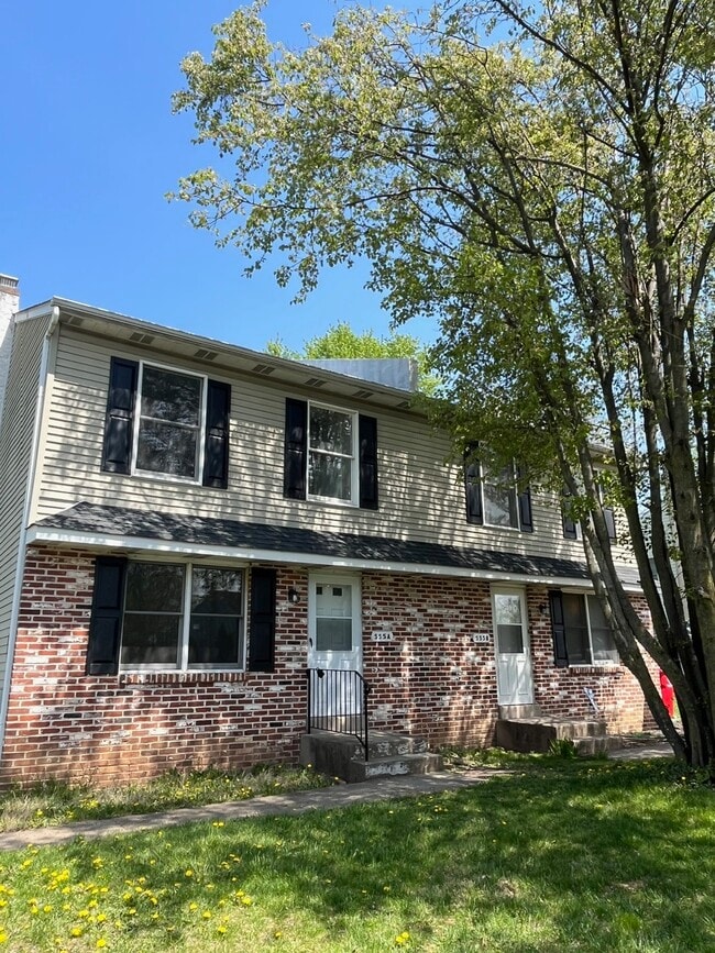 Building Photo - 555 Nemoral St