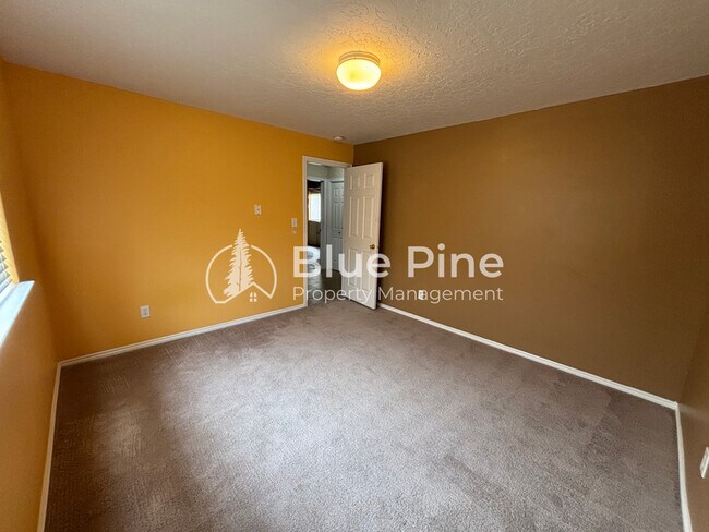 Building Photo - 3709 E 20th N