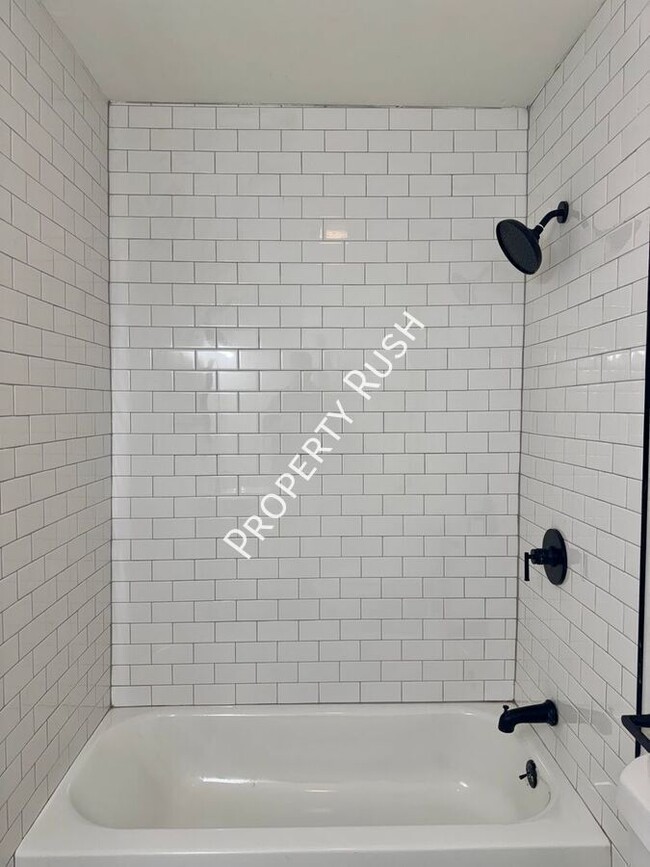 Building Photo - 4521 Balcomb St