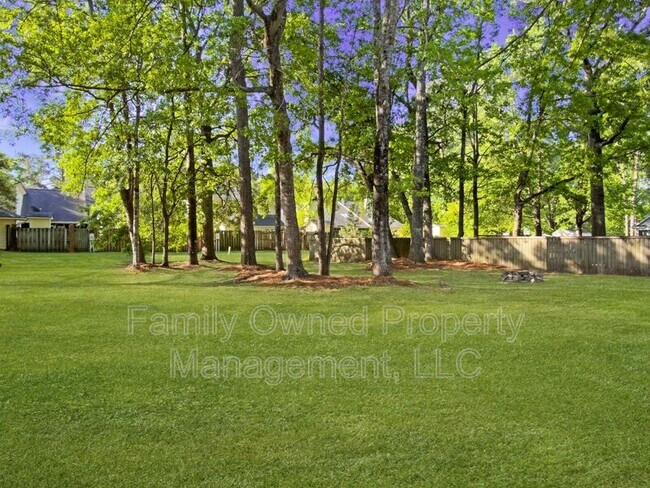 Building Photo - 105 Mallory Dr