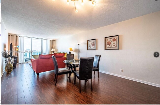 Building Photo - 3000 S Ocean Dr