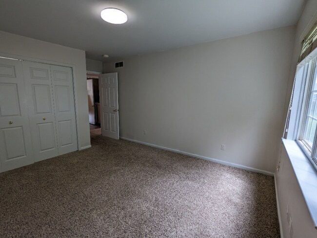 Building Photo - 20 Scottsdale Pl