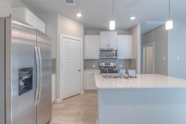 Building Photo - 1721 Succotash Oak Ct
