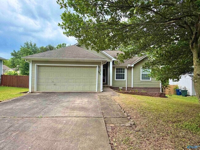 Building Photo - 105 Sugarwood Ct