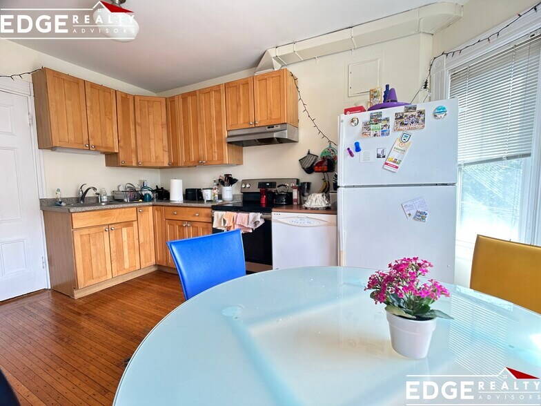 Building Photo - 15 Elko St