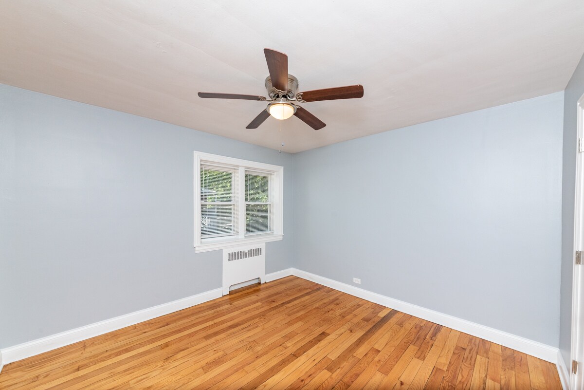 Building Photo - 227 Custer Ave