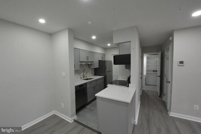 Building Photo - 5900 Surrey Hill Pl