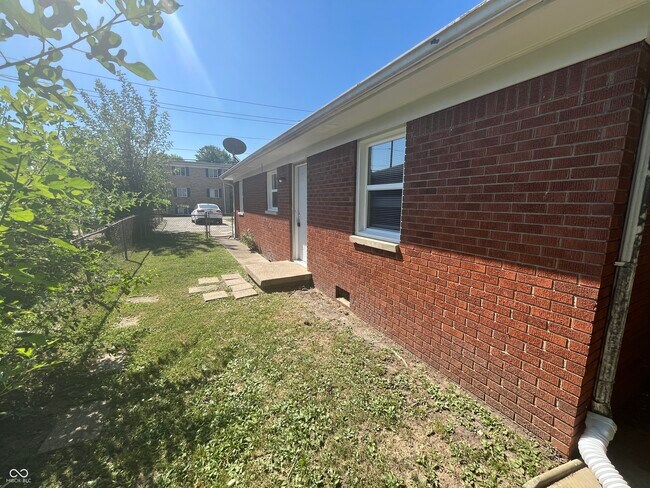 Building Photo - 6214 Eastridge Dr