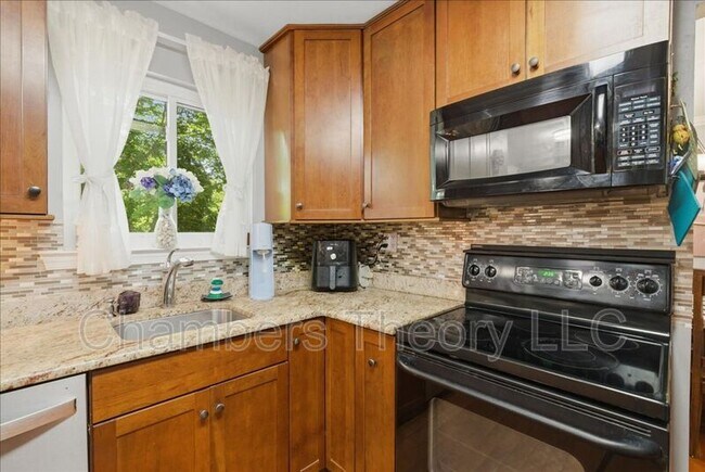 Building Photo - 6002 Carrindale Ct