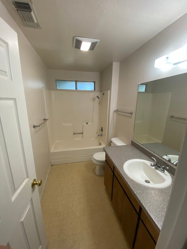 Building Photo - 1279 Citrus Ave