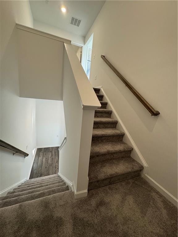 Building Photo - 516 Meadows Ln