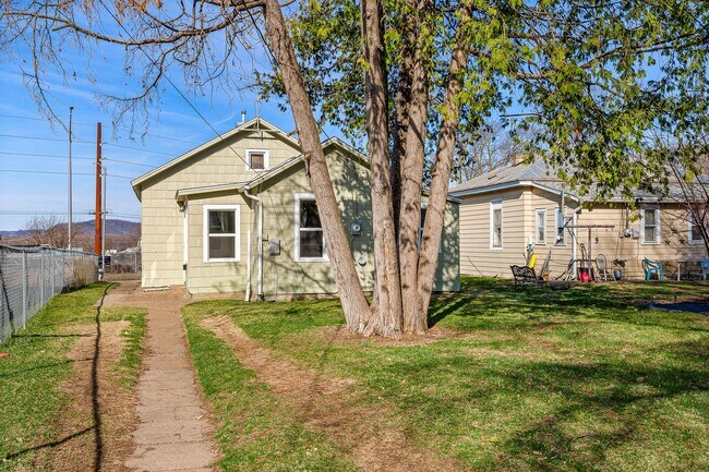 Building Photo - Single Family Home Near Downtown