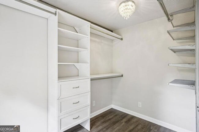 Building Photo - 1136 Gilbert St SE