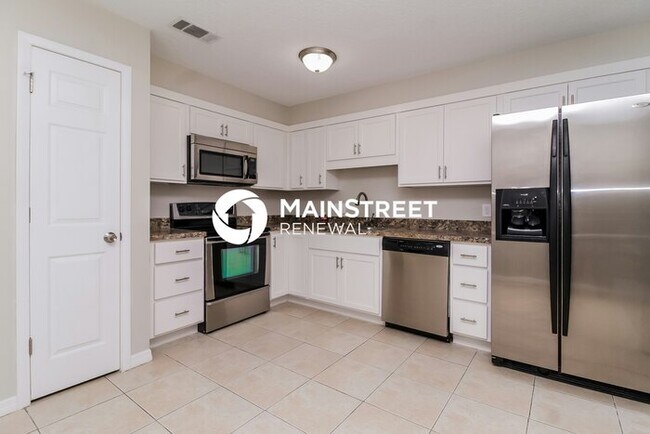 Building Photo - 4 Bedroom Pet-Friendly Home in LONGWOOD, F...