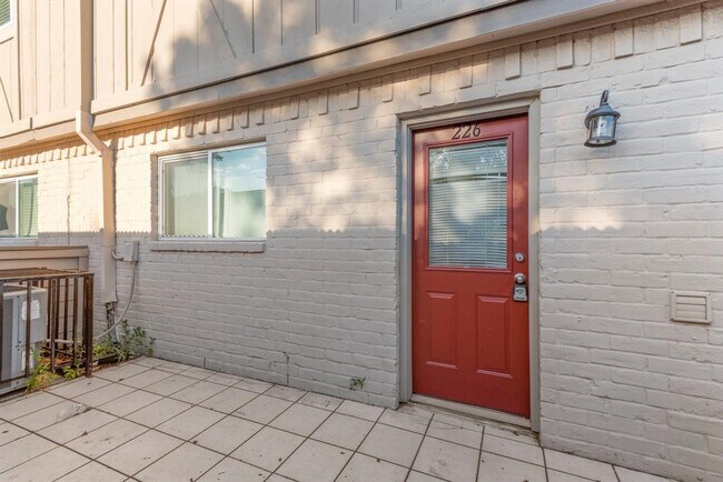 Building Photo - 1701 Upland Dr