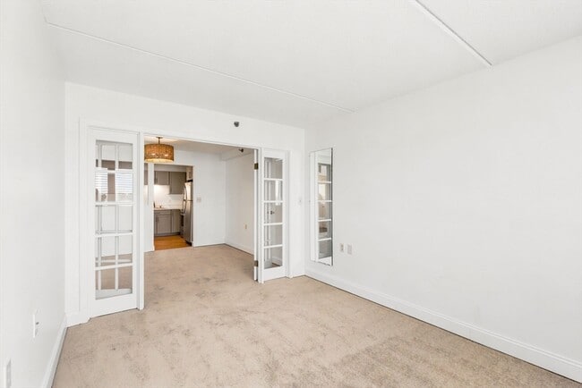 Building Photo - 100 Cove Way