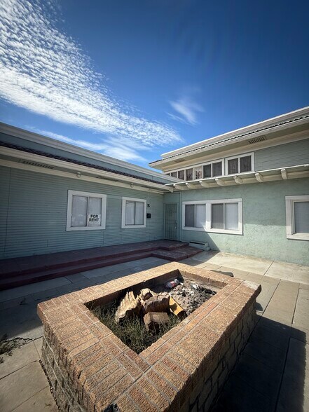 Building Photo - 3360 Fairmount Blvd