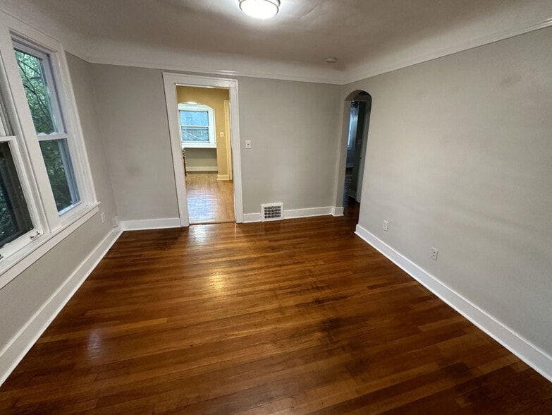 Dining Room - 260 Spencer St