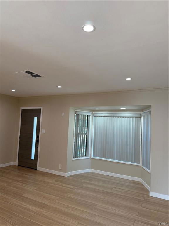 Building Photo - 5917 Hesperia Ave