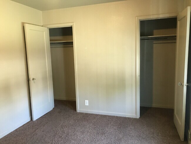 Building Photo - Two bedroom in great Ogden Location!