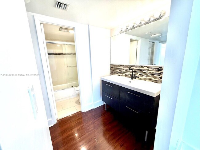 Building Photo - 20335 W Country Club Dr
