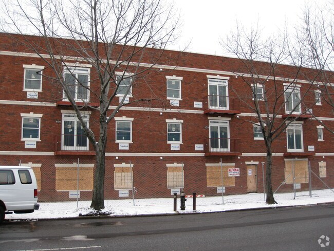 Building Photo - 526 Avenue Z