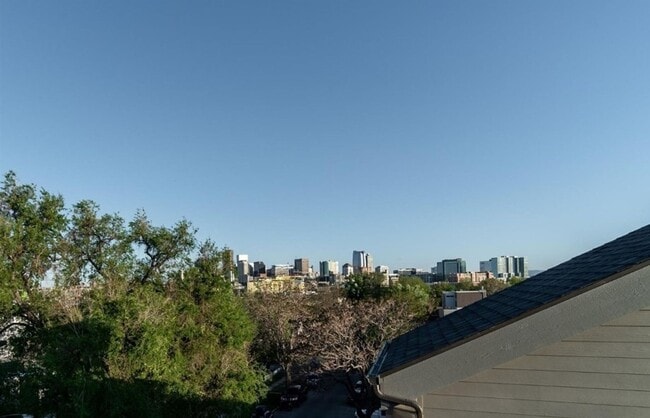 Building Photo - 3735 Kalamath St