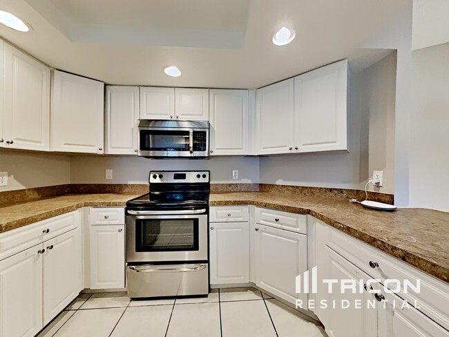 Building Photo - 8201 Golden Bear Loop