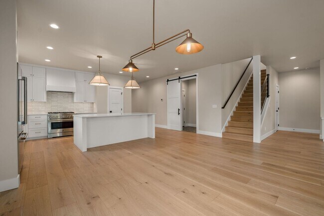 Building Photo - 2971 NW Polarstar Ave