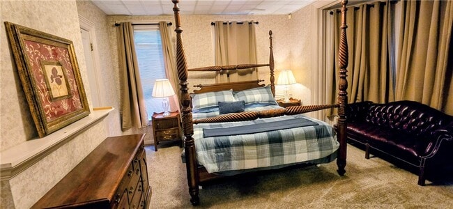 Building Photo - 315 Laurens St