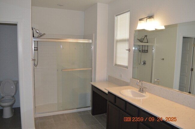 Building Photo - 2411 Urdaneta Way