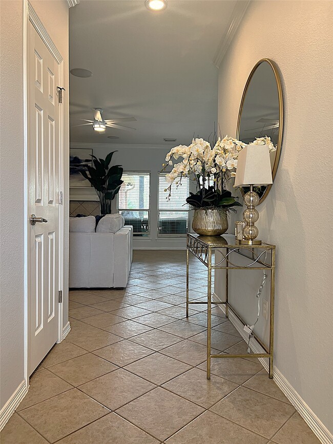 Building Photo - 8426 Hunters Village Dr