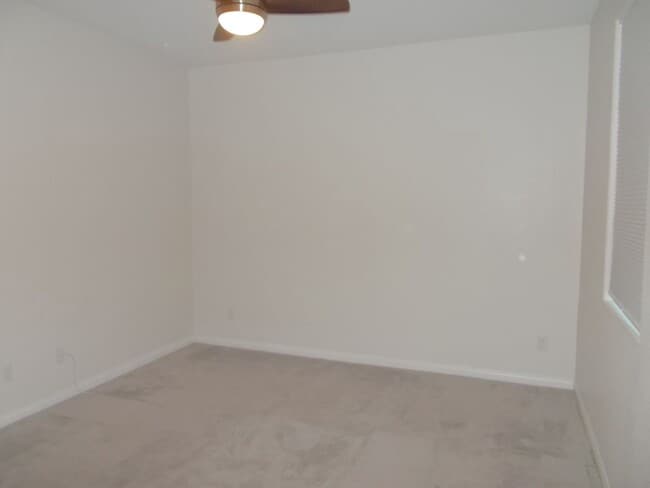 Building Photo - 1401 Cattail Falls St