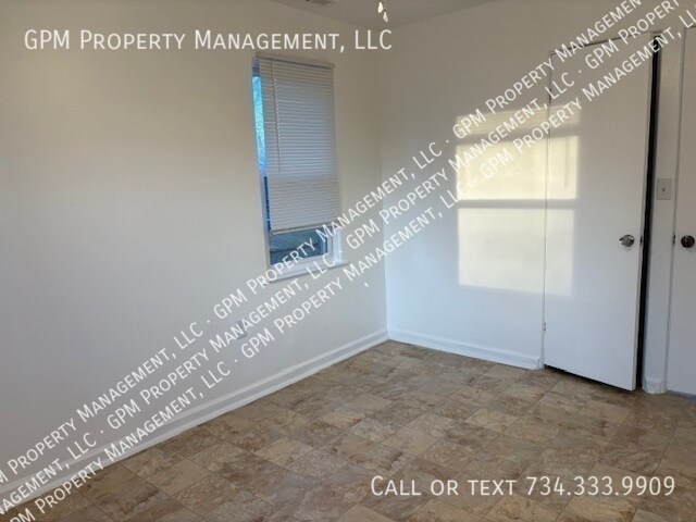 Building Photo - 6104 Yale St