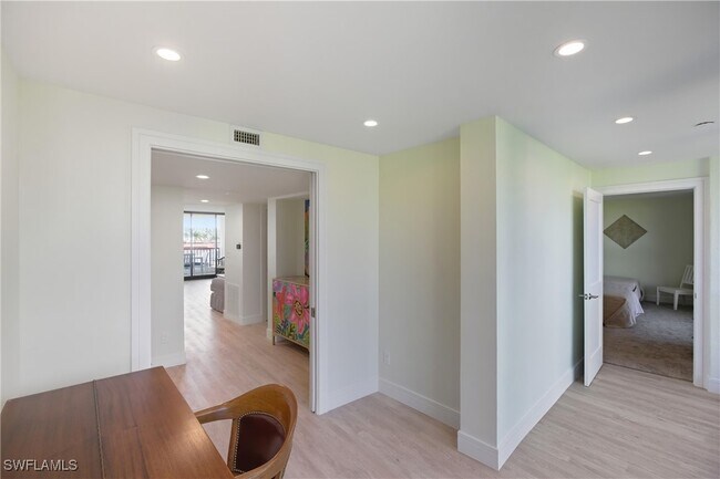 Building Photo - 2316 Gulf Shore Blvd N