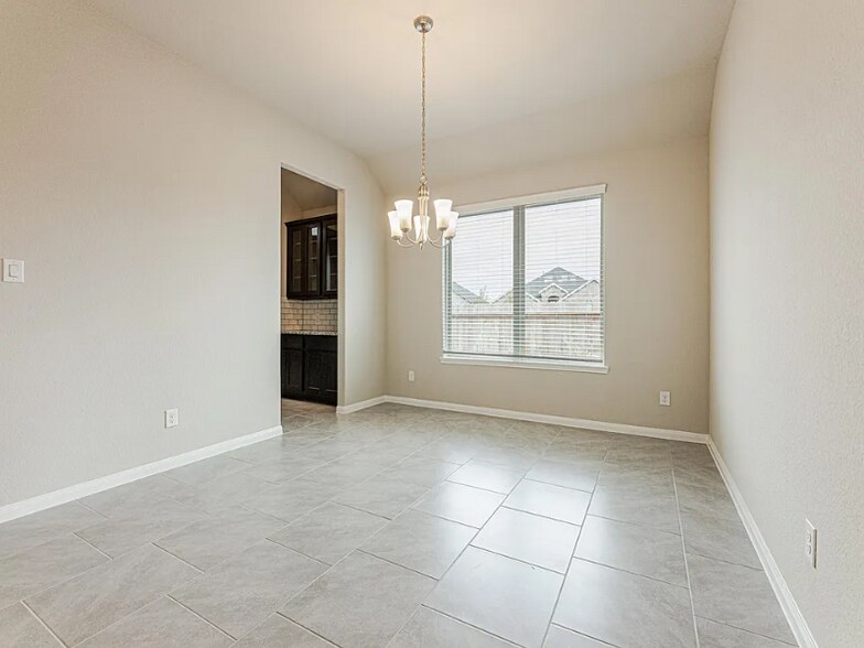 Building Photo - 503 Spring Flower Ct